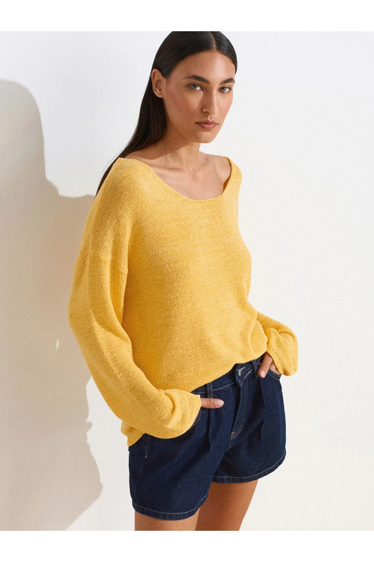 Oval Yaka Yumuşak Dokulu Triko Kazak-Sarı