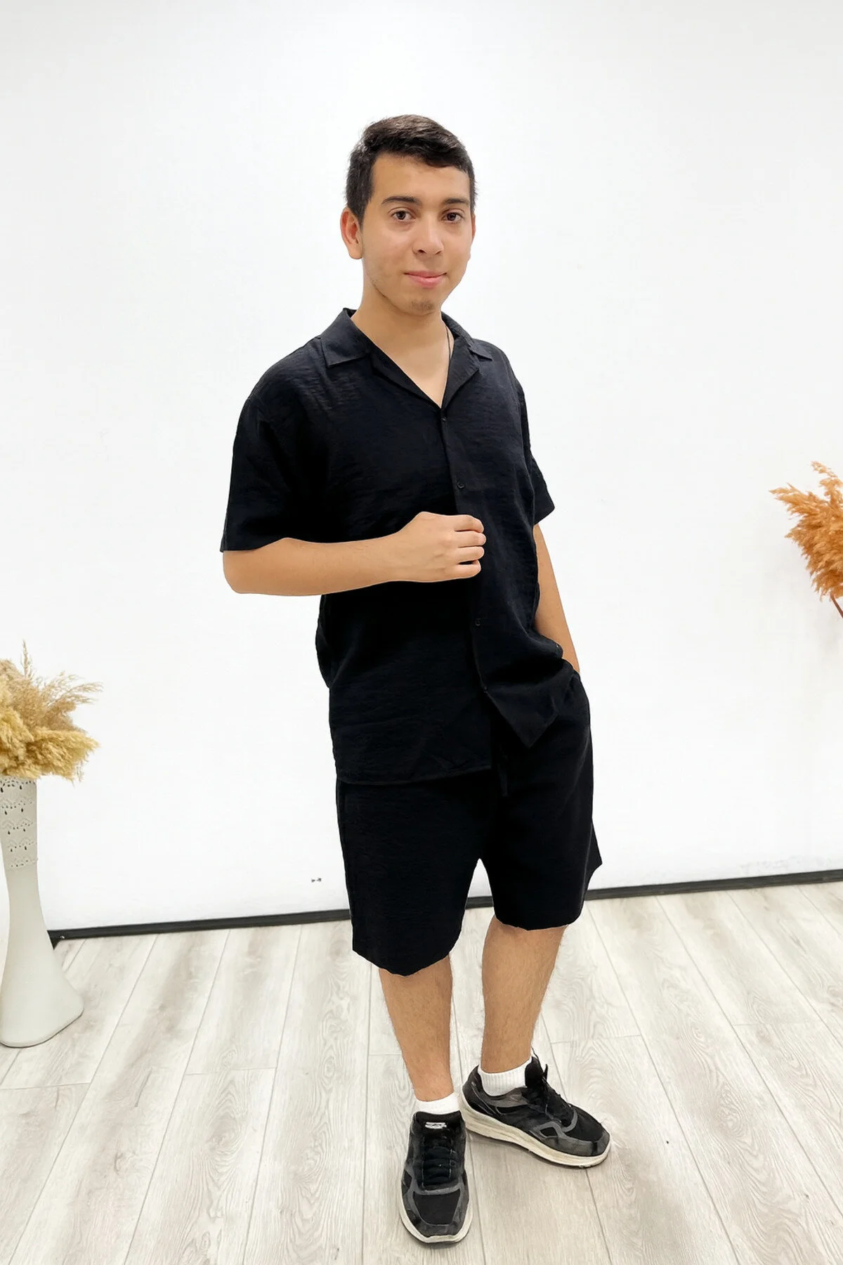 Erkek Düz Desenli Kumaş Şort - Siyah