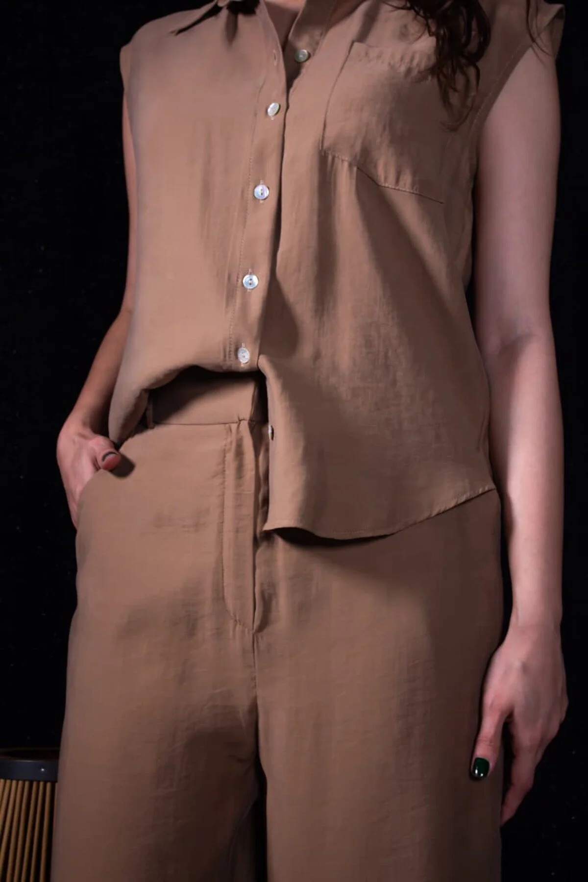 Kahverengi Yelekli Takım