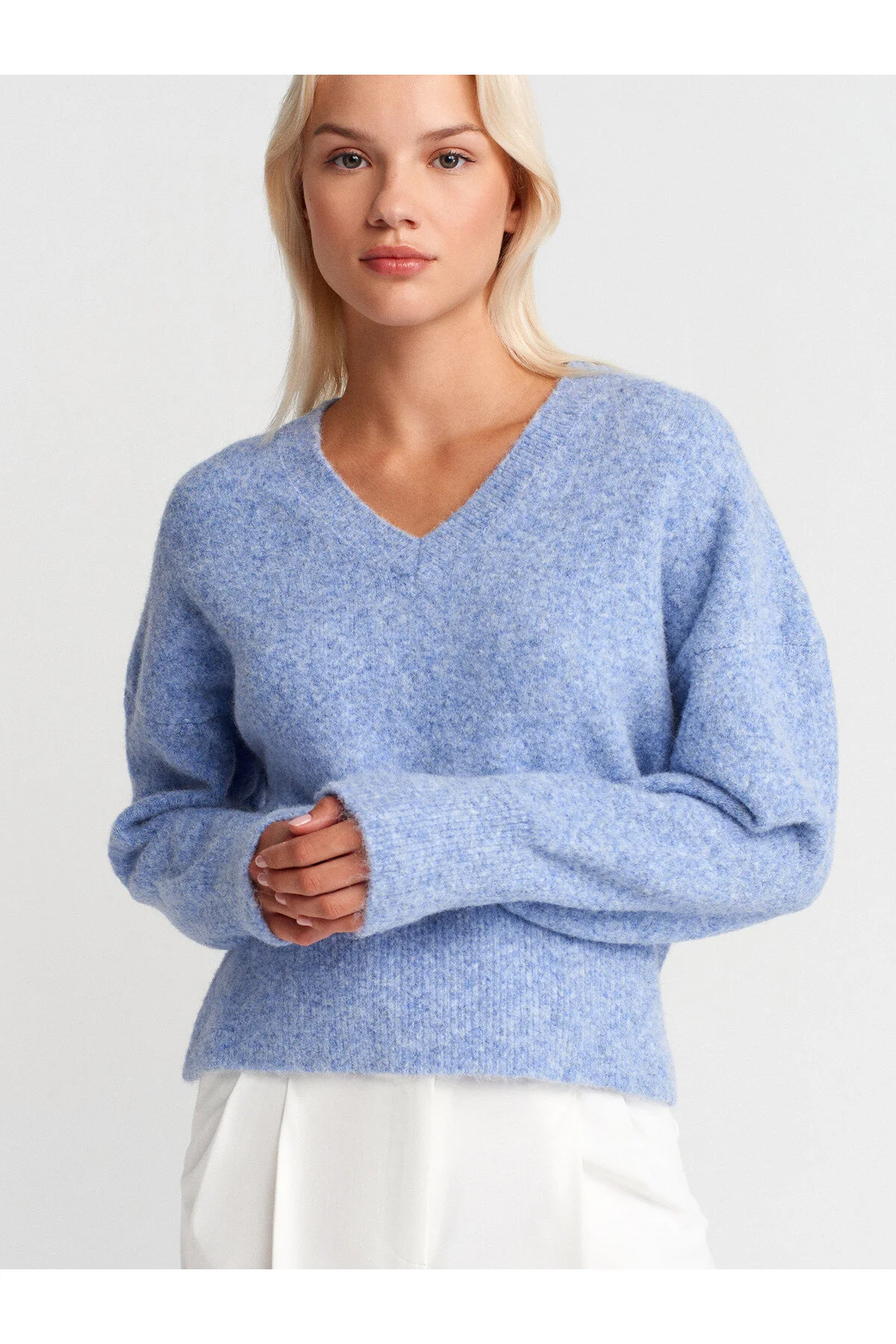 V Yaka Yumuşak Dokulu Triko Kazak - Mavi